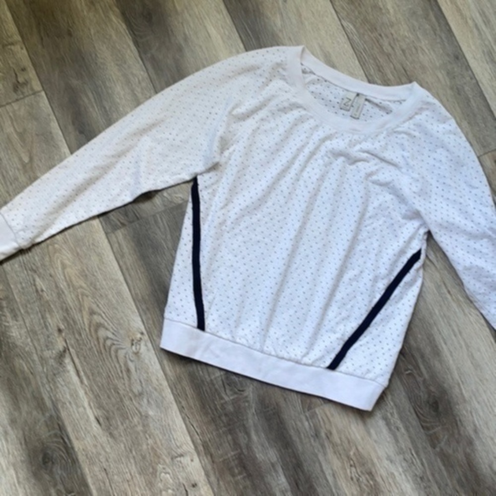 Zella top extra small breathable top white with black top